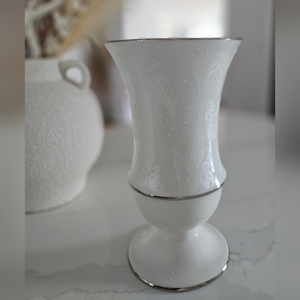 Lenox White Vase with Silver Detailing Grear For Bridal Shower
